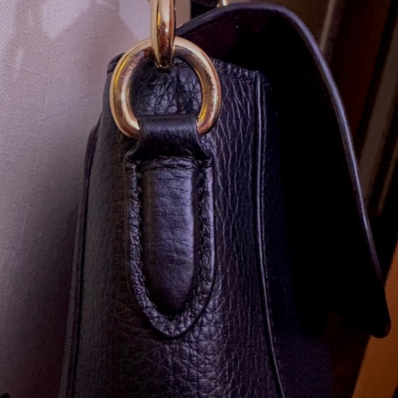 Classic Coach Crossbody Handbag - Picture 6 of 13